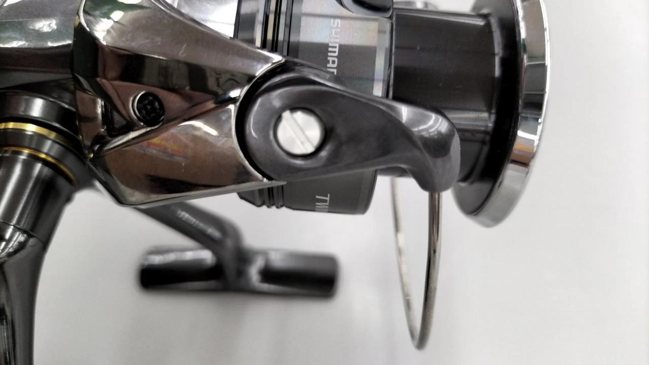 SHIMANO Spinning Reel 24 Twin Power C3000XG - Image 7