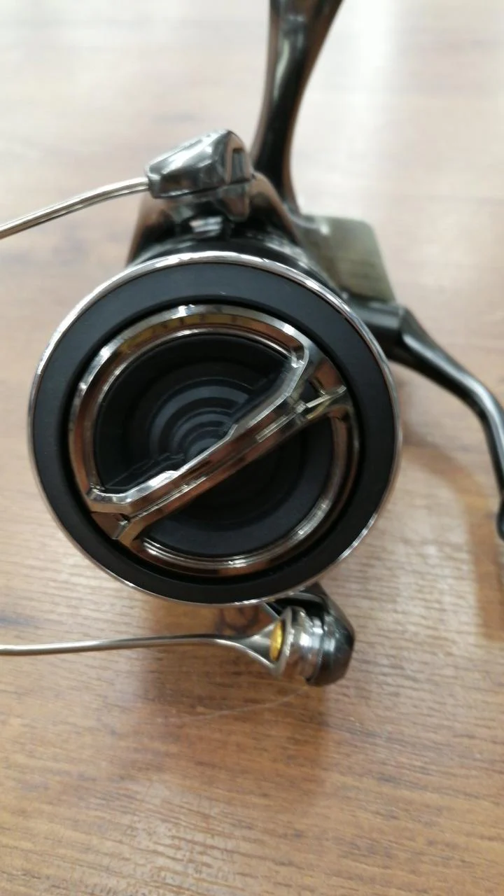 SHIMANO Spinning Reel 24TWIN POWER 4000 MHG - Image 3