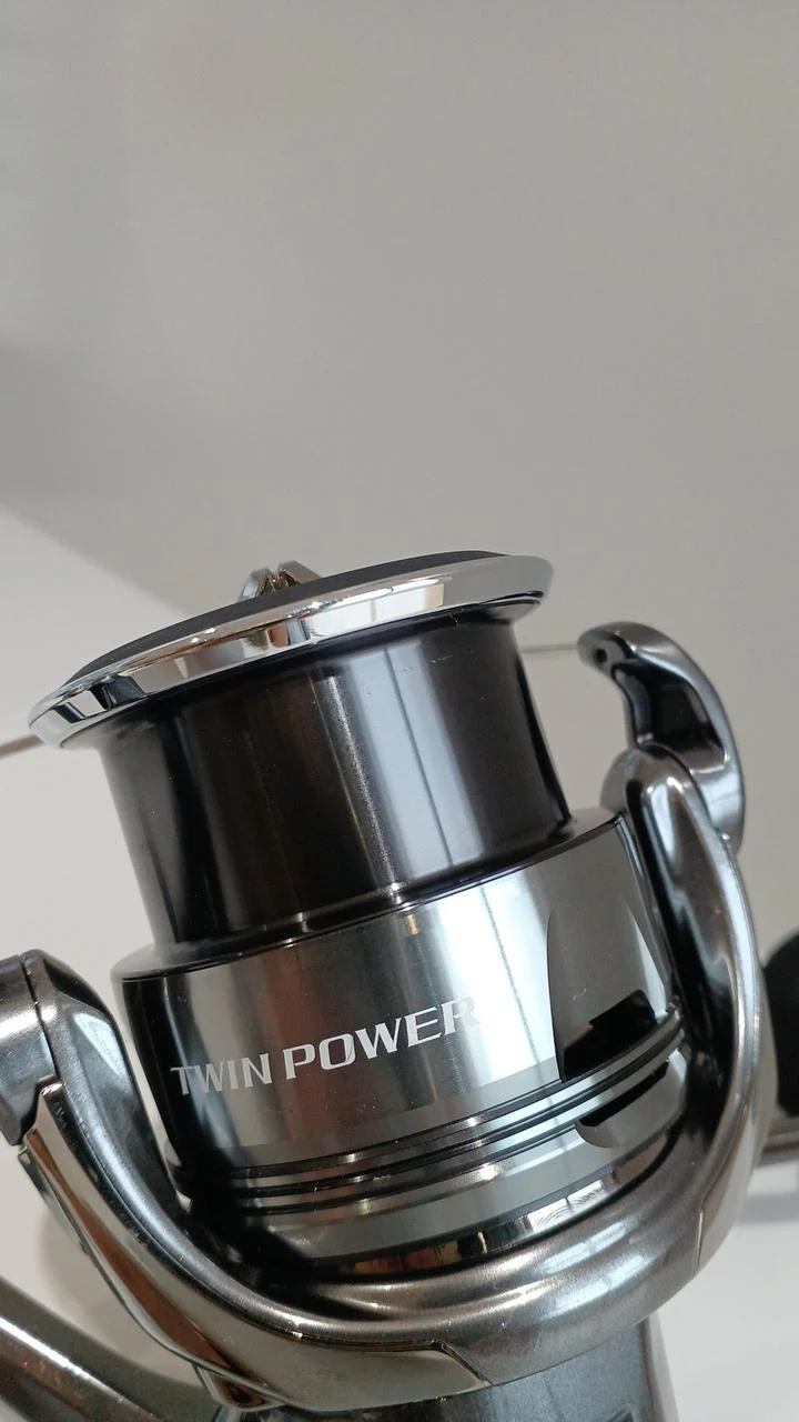 SHIMANO Spinning Reel 24TWIN POWER 4000MHG - Image 5