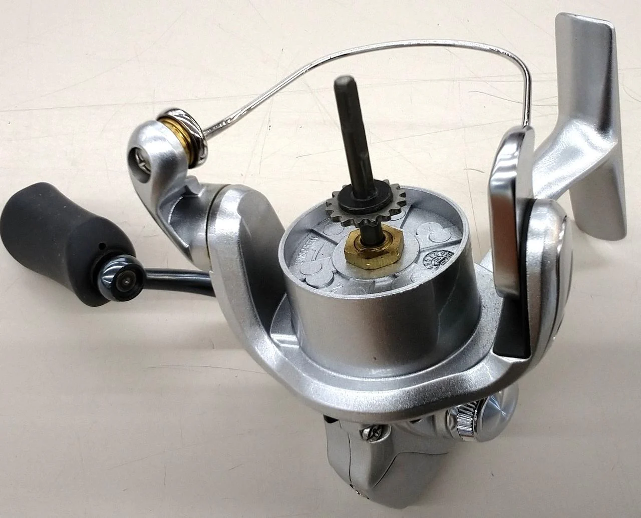 Shimano Spinning Reel BIOMASTER C2000S - Image 6