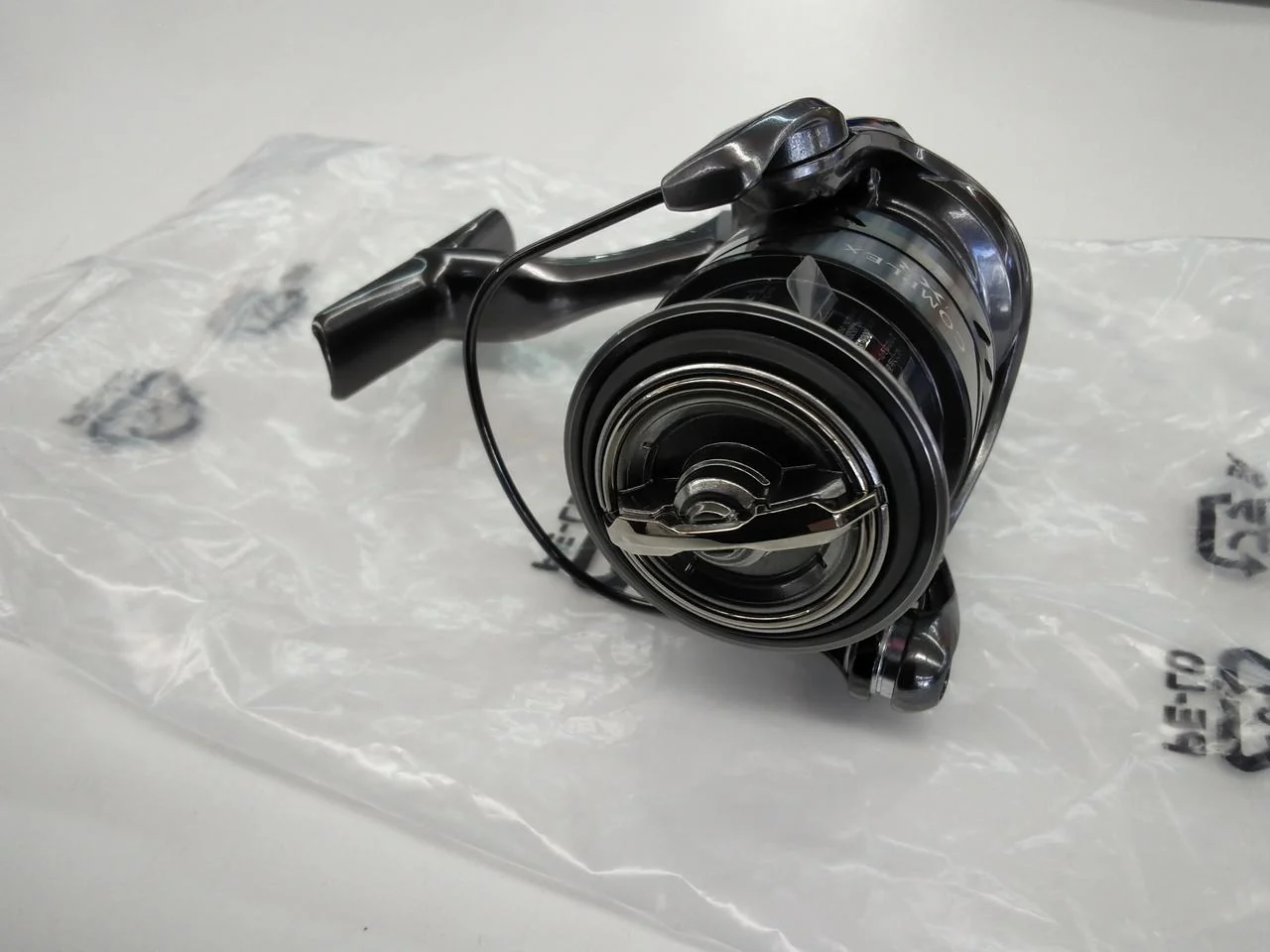 SHIMANO Spinning Reel Complex XR C2000F4HG - Image 8