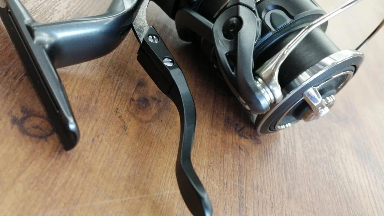 SHIMANO Spinning Reel HYPER FORCE LB C3000MHG - Image 6