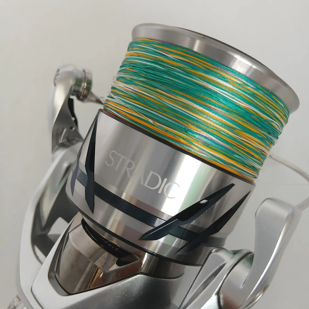 SHIMANO Spinning reel STRADIC 4000MHG - Image 2