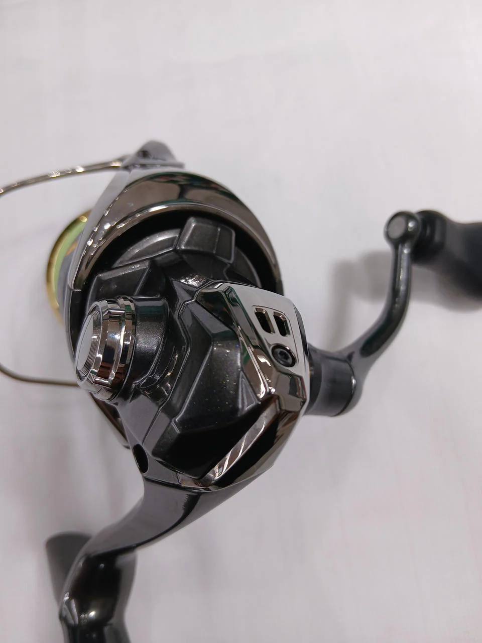 SHIMANO Spinning reel TWIN POWER C2000S-D - Image 3