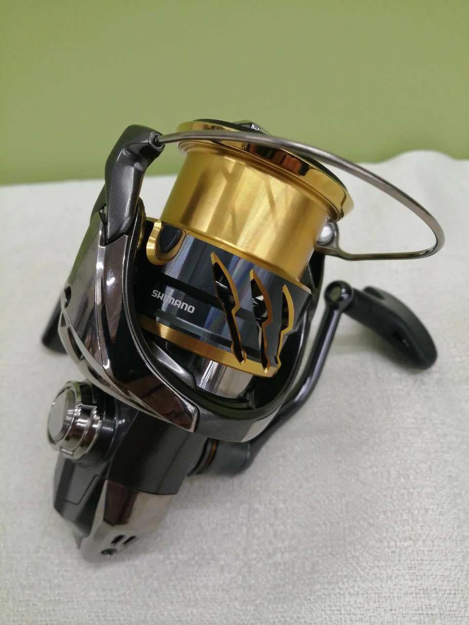 SHIMANO Spinning Reel TWIN POWER C3000MHG