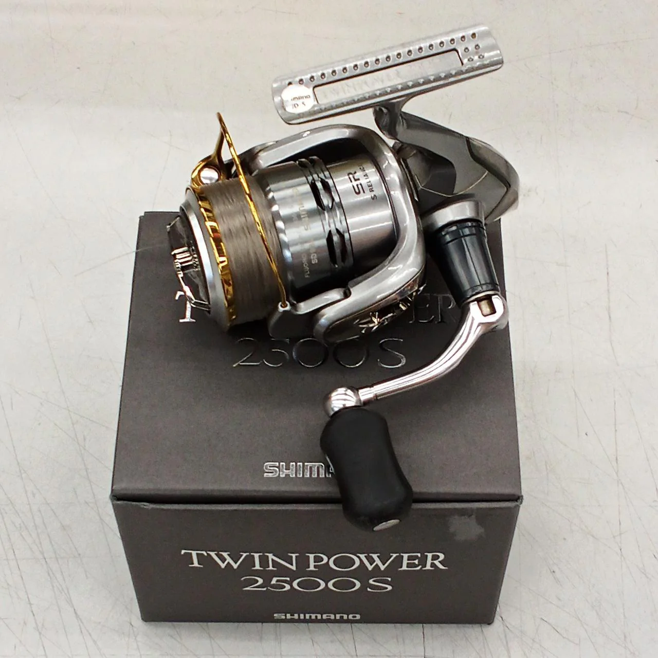 SHIMANO TWIN POWER 2500S - Image 13