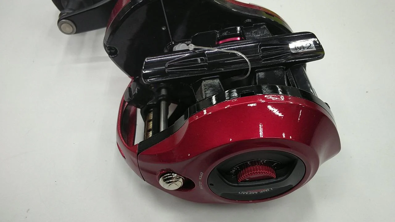 tailwalk Baitcasting Reel Wide Basal VT81L - Image 11