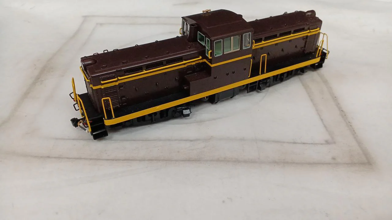 Tenshodo Diesel Locomotive DD13 HO Gauge - Image 3