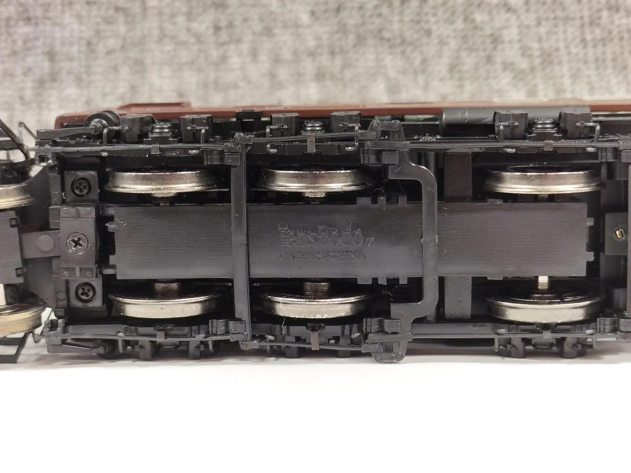 Tenshodo EF15 DC Electric Locomotive Final Type 7 Windows H Rubber 52003 - Image 6