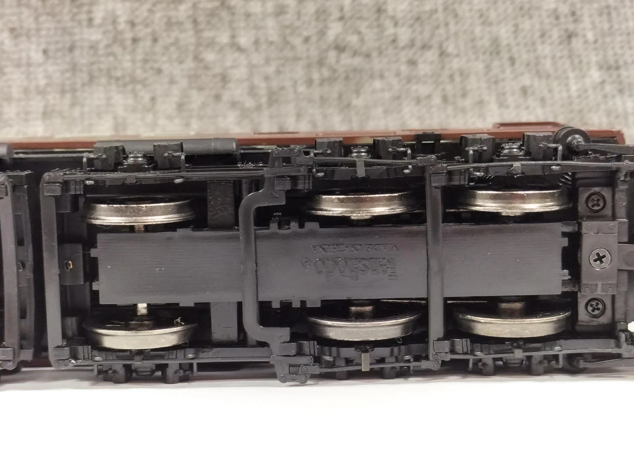 Tenshodo EF15 DC Electric Locomotive Final Type 7 Windows H Rubber 52003 - Image 7