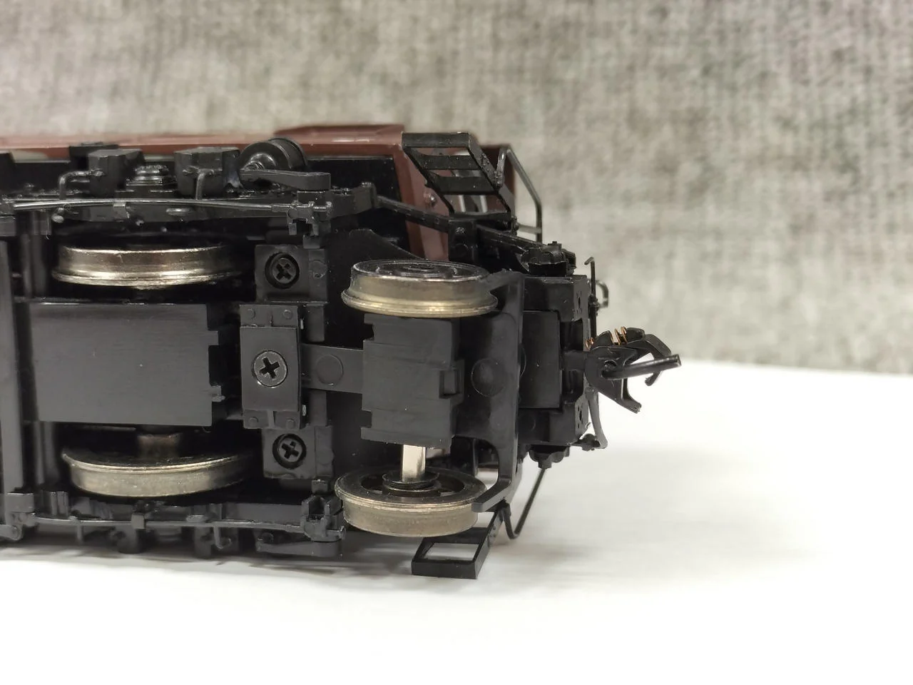 Tenshodo EF15 DC Electric Locomotive Final Type 7 Windows H Rubber 52003 - Image 8