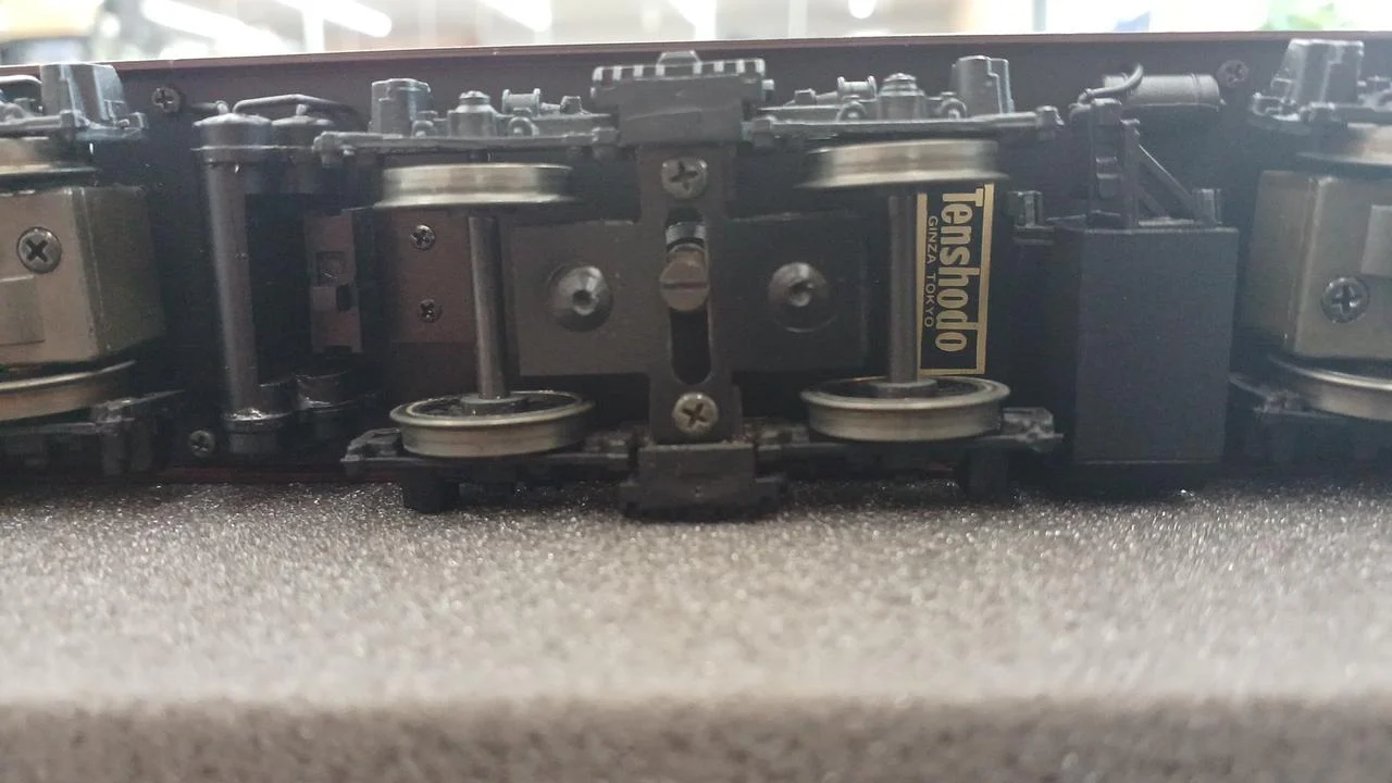 Tenshodo HO Cage EF61 DC Electric Locomotive - Image 5