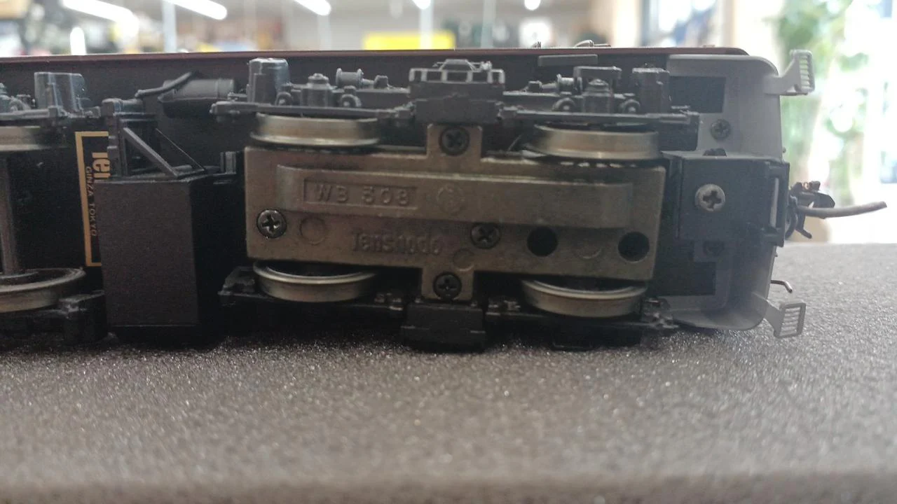 Tenshodo HO Cage EF61 DC Electric Locomotive - Image 6