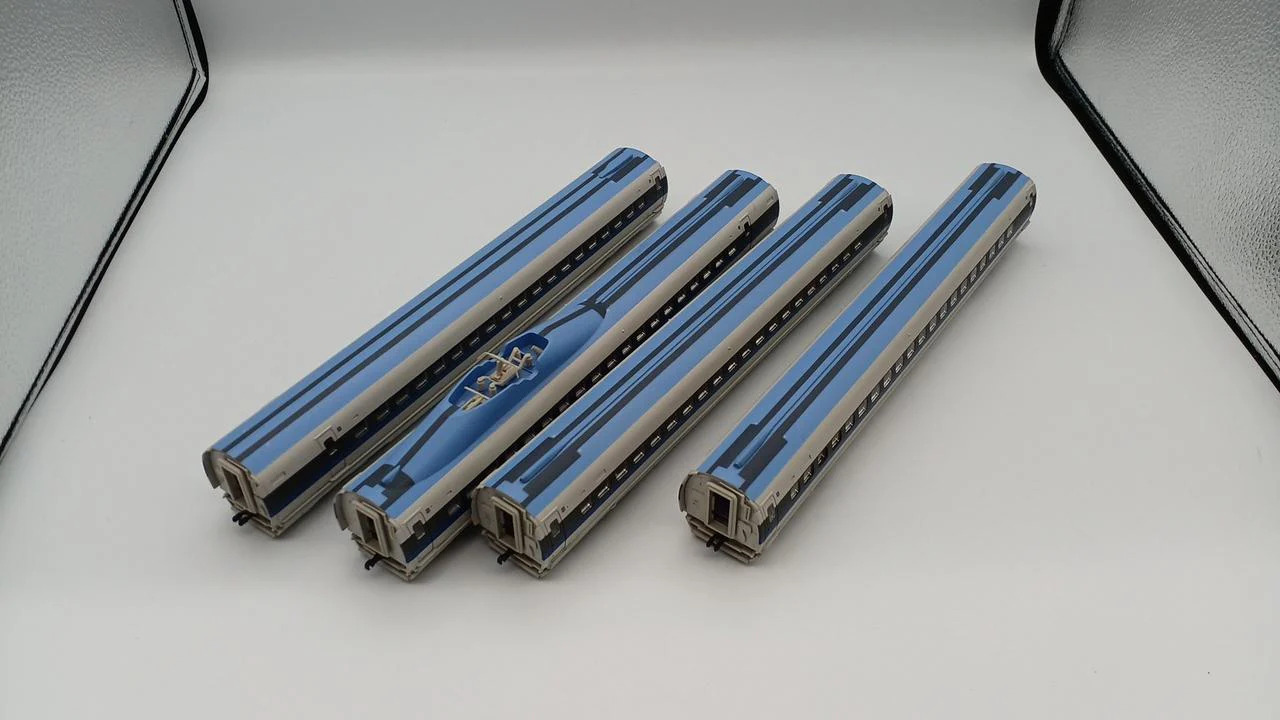 Tenshodo HO Gauge 500 Series Shinkansen Nozomi 14-Car Set - Image 8