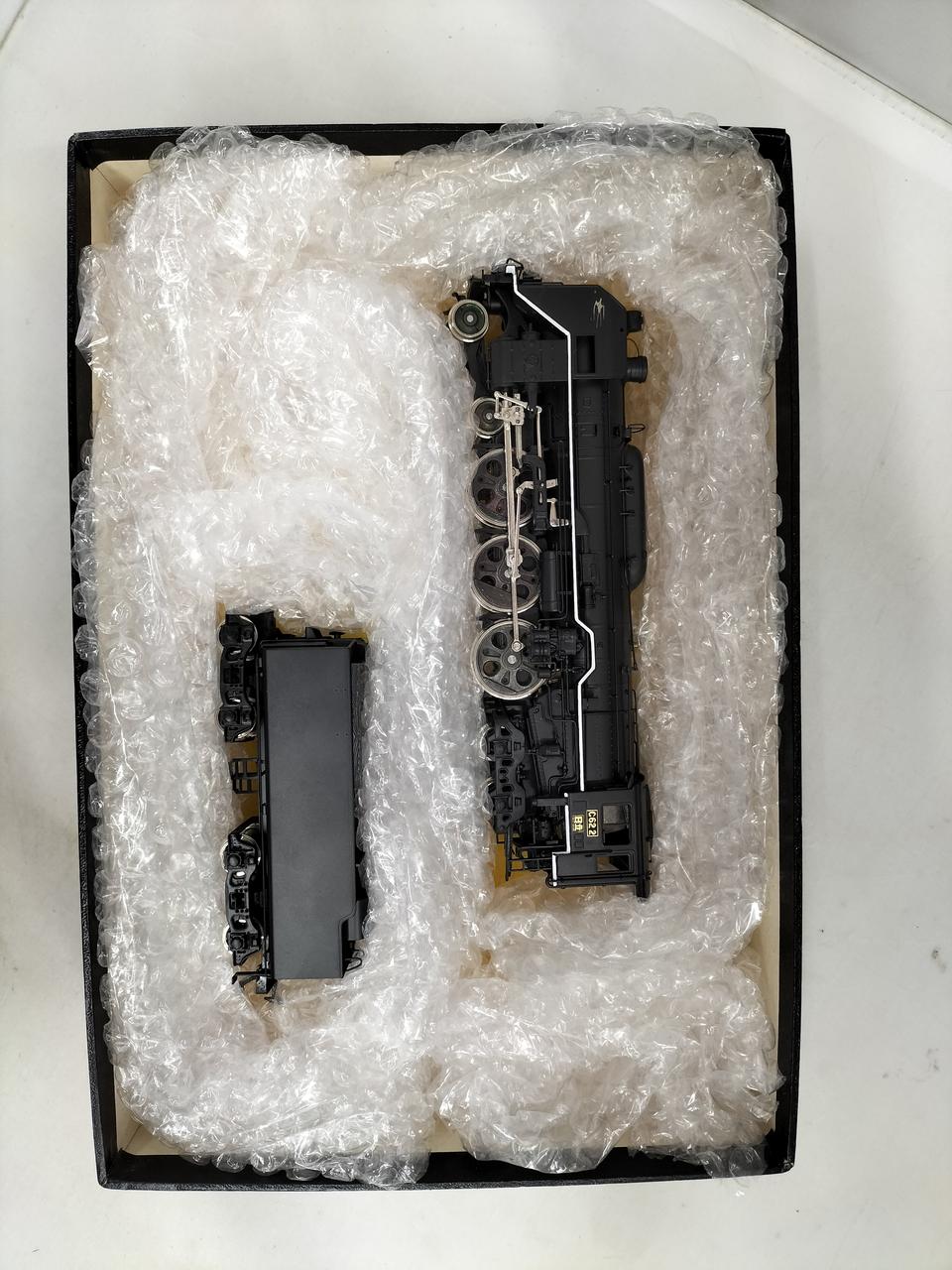 Tenshodo HO Gauge JNR Large Passenger Steam Locomotive C62 - Image 2