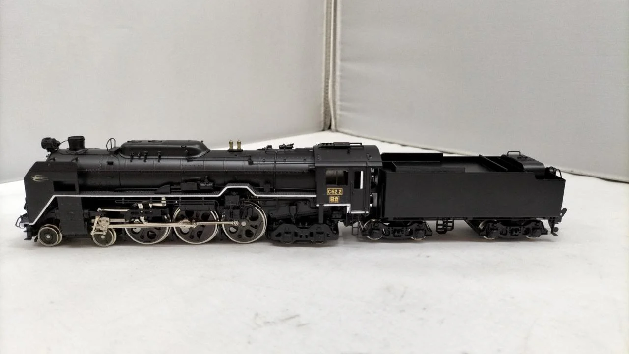 Tenshodo HO Gauge JNR Large Passenger Steam Locomotive C62 - Image 3