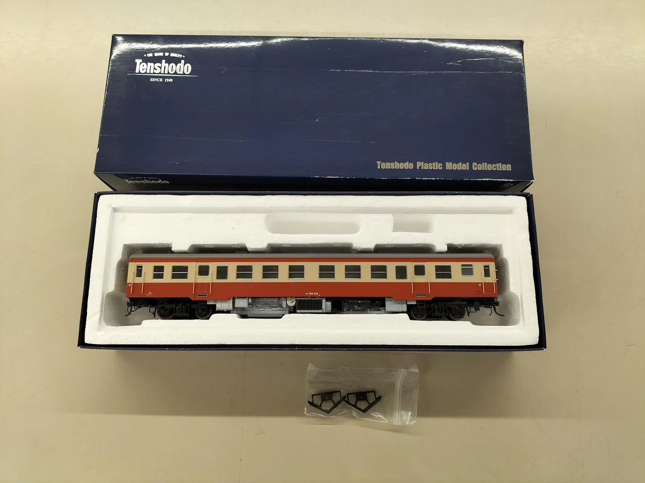 Tenshodo KiHa 52 0 series Standard color