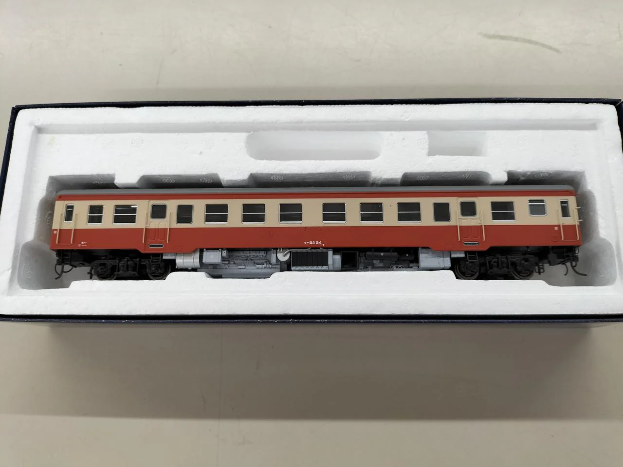 Tenshodo KiHa 52 0 series Standard color - Image 2