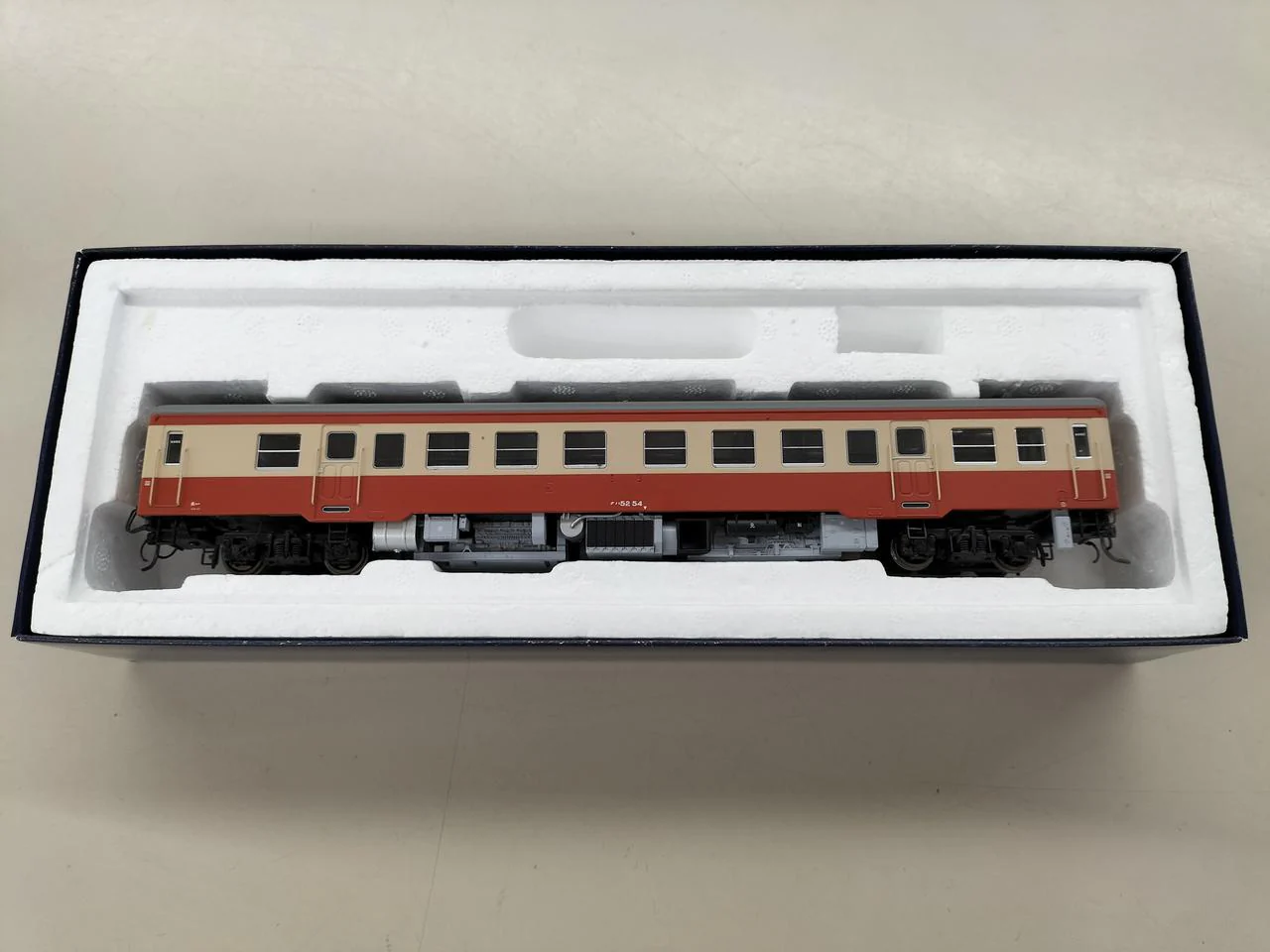 Tenshodo KiHa 52 0 series Standard color - Image 3