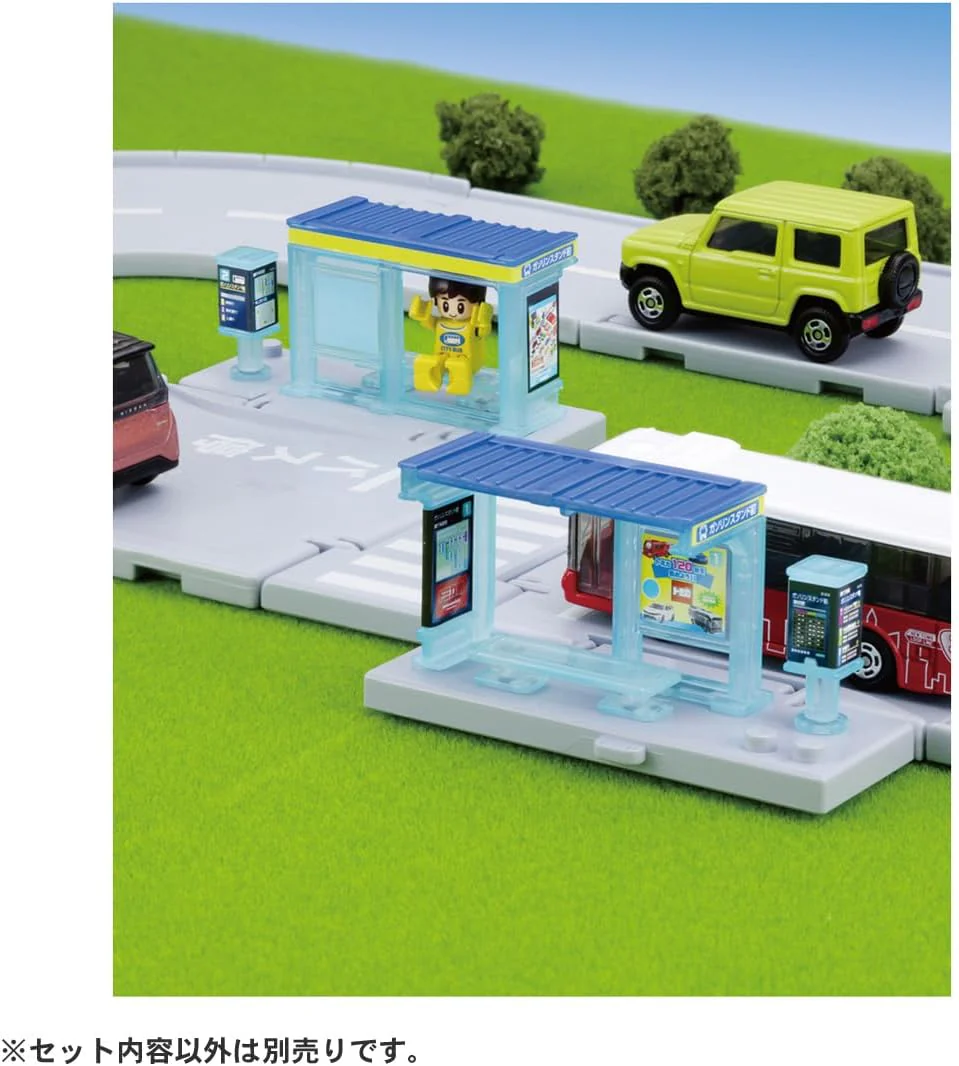 Tomica Town Bus Stop (with Passengers) - Image 3