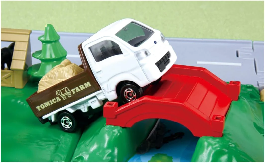 Tomica World Tomica & Town Lively Ranch Set - Image 11