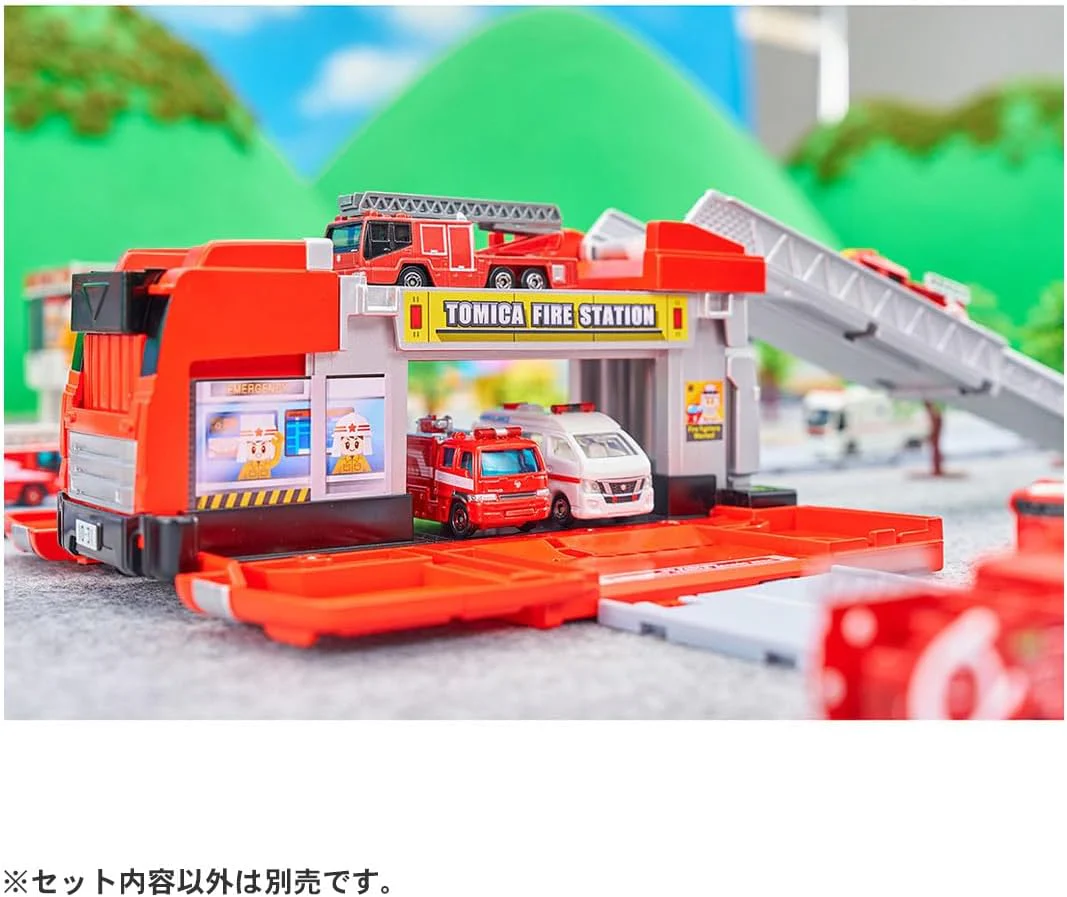 Tomica World Tomica Vehicle Town Transforming Ladder Fire Truck (with Tomica) - Image 9