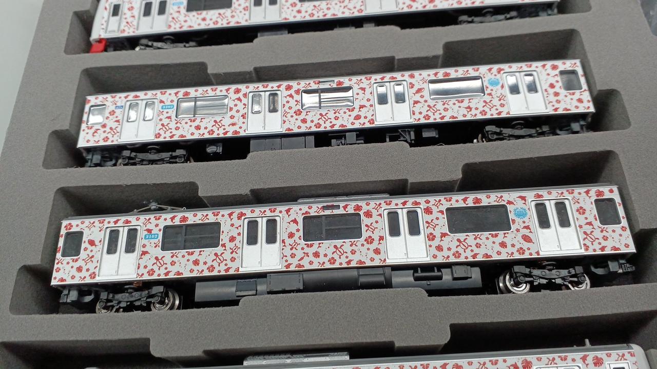 TOMIX 1/150 Izu Kyuko 3000 Series (Aloha Train) 8-Car Set 98762 - Image 9