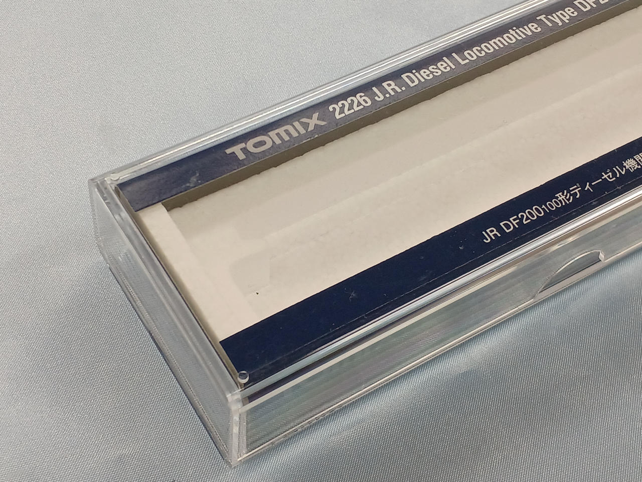 TOMIX 1/150 JR DF200-100 Class Diesel Locomotive 2226 JR DF200-100 Series - Image 10