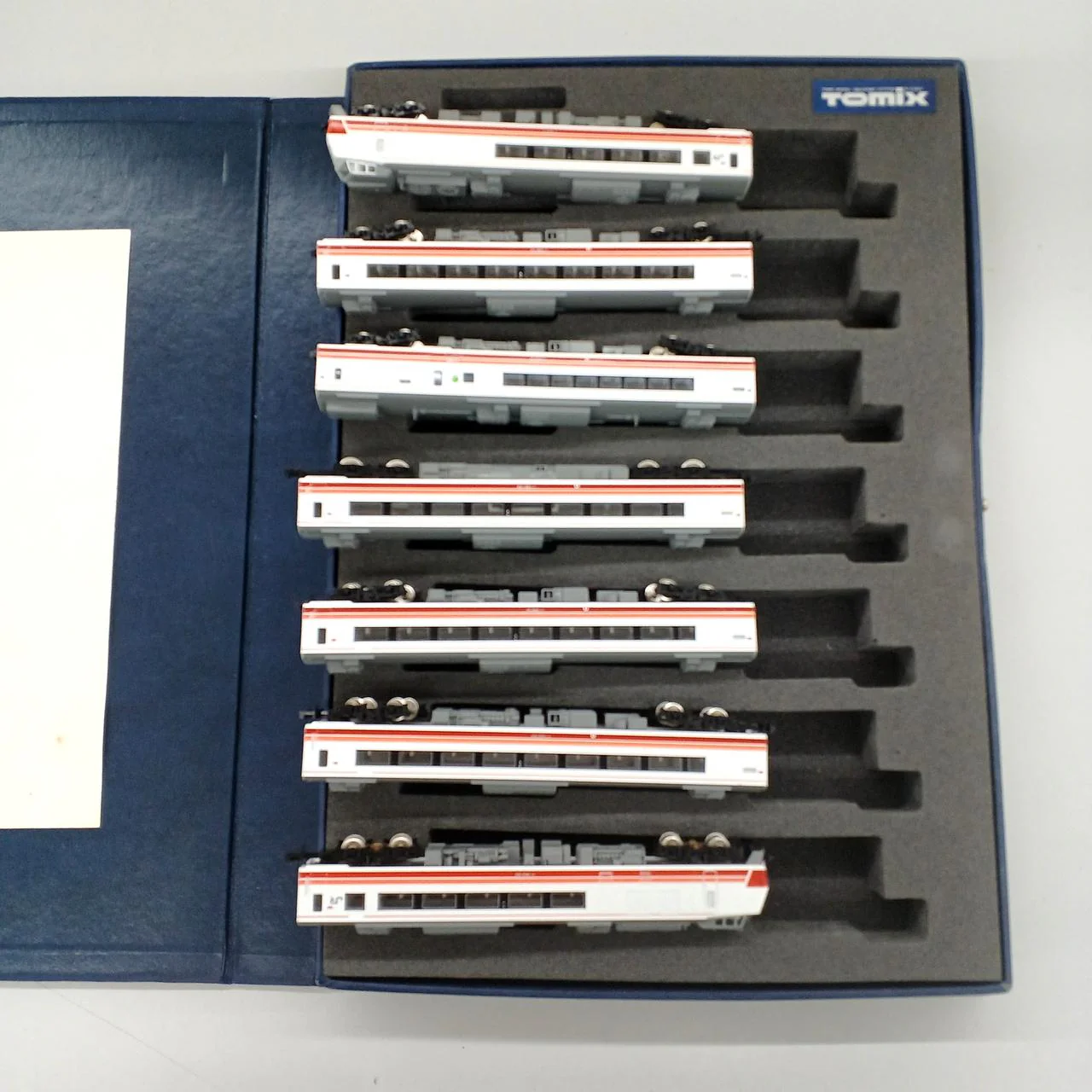 TOMIX 92040JR183 Series Limited Express Diesel Car Set (New Livery) - Image 8