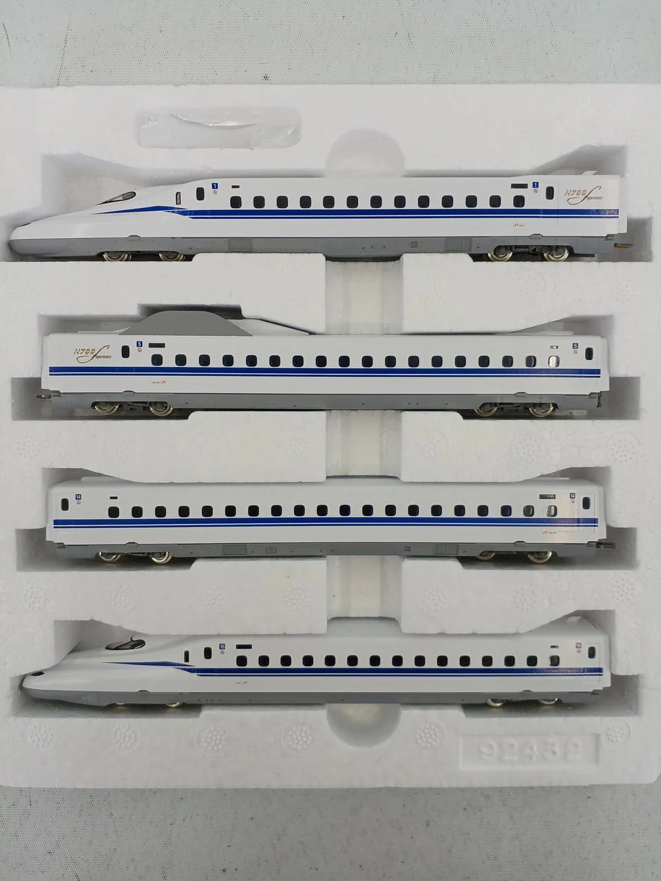 TOMIX 98424 N700S Tokaido & Sanyo Shinkansen - Image 4