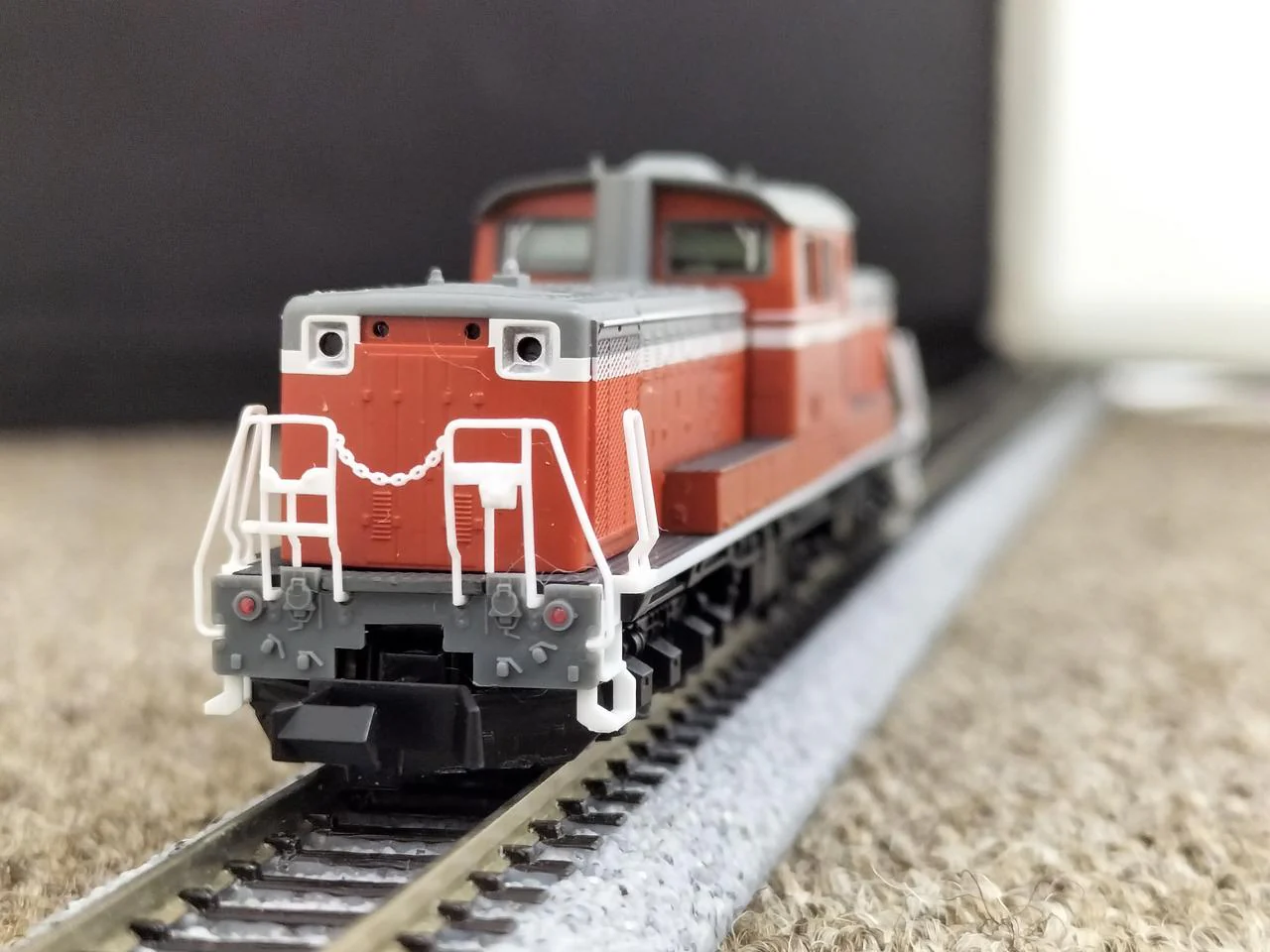 TOMIX Class DD51800 Diesel Locomotive 2213 - Image 9