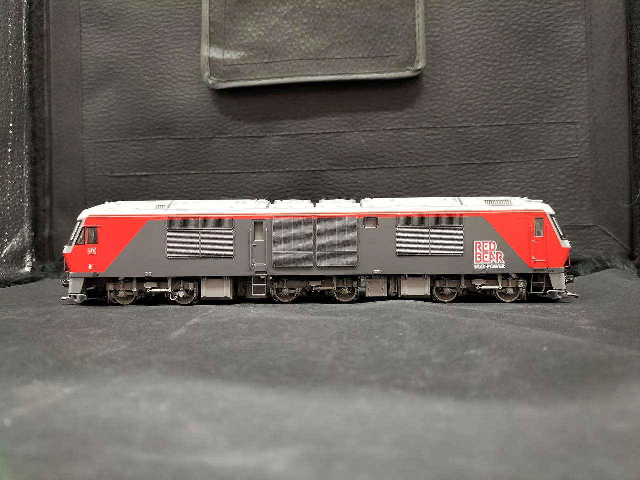 TOMIX DF200 Diesel Locomotive HO-241 Prestige Model - Image 5