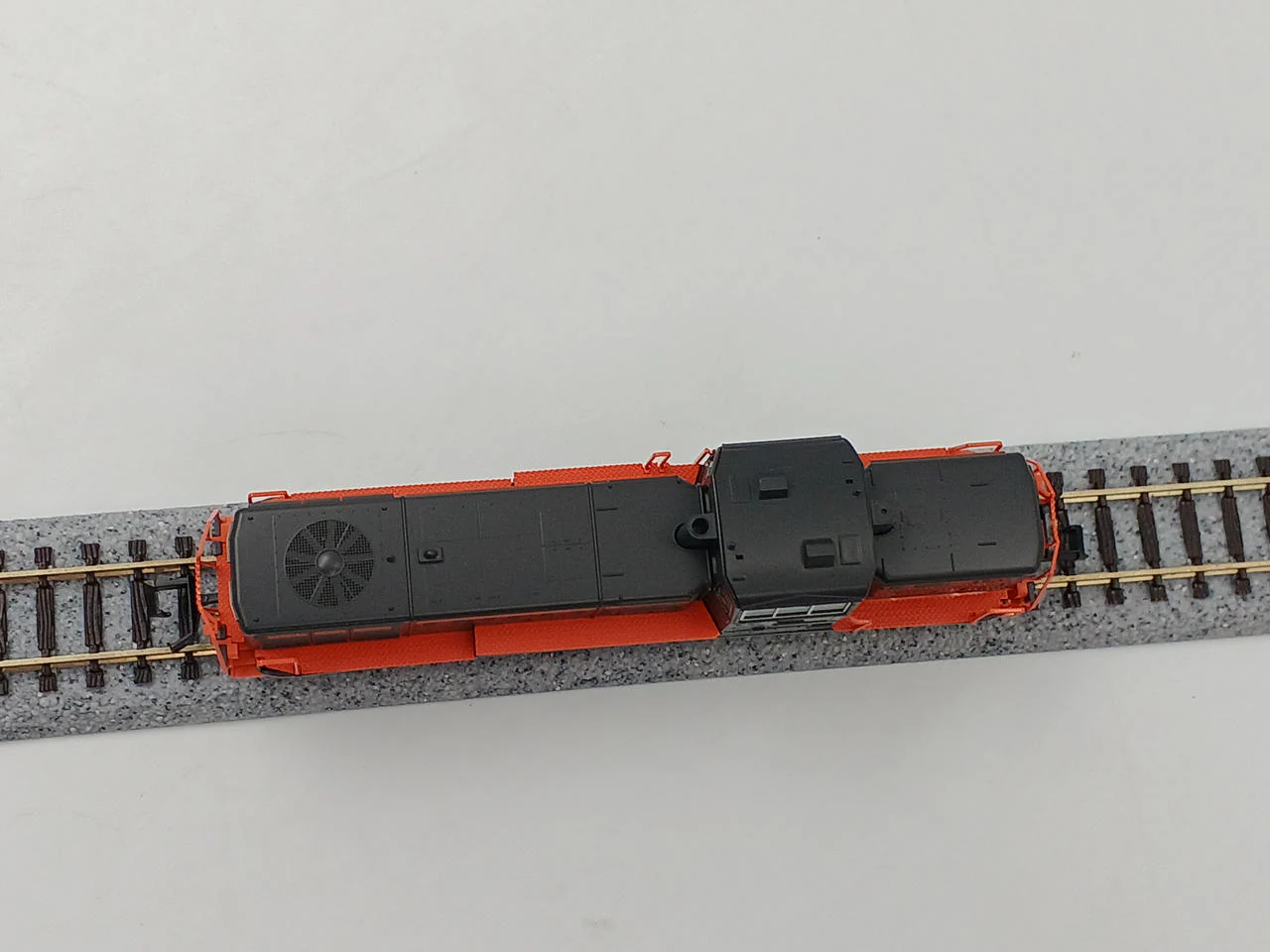 TOMIX Diesel Locomotive JR DE10 Class Diesel Locomotive - Image 2