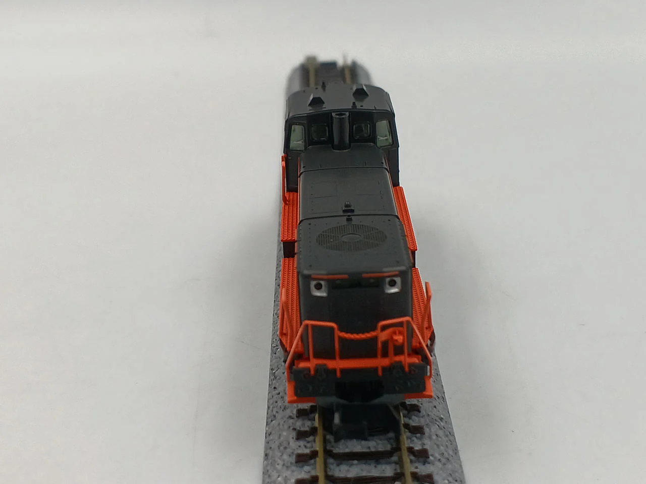 TOMIX Diesel Locomotive JR DE10 Class Diesel Locomotive - Image 3