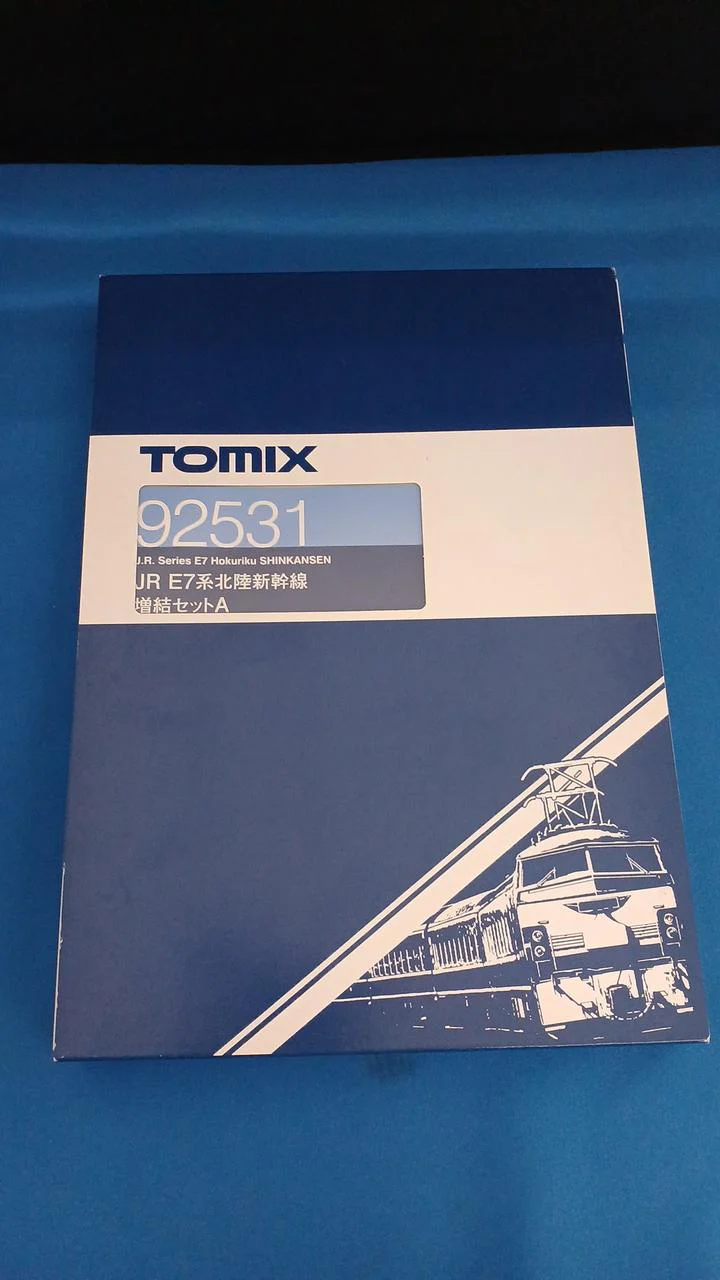 TOMIX E7 Series Hokuriku Shinkansen Basic + Additional 6-Car Set 92530/92531