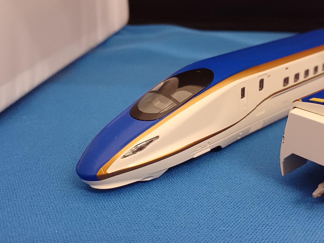 TOMIX E7 Series Hokuriku Shinkansen Basic + Additional 6-Car Set 92530/92531 - Image 7