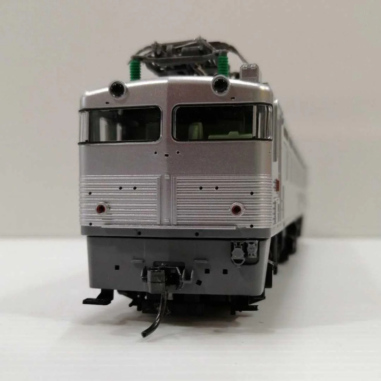 TOMIX Electric Locomotive EF81 Class 300 Electric Locomotive - Image 2