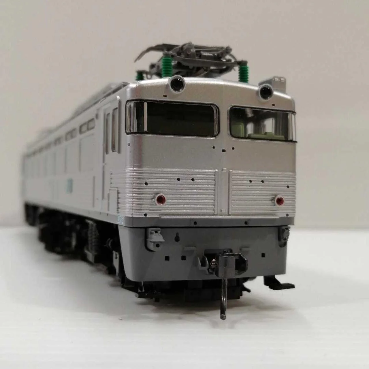TOMIX Electric Locomotive EF81 Class 300 Electric Locomotive - Image 3