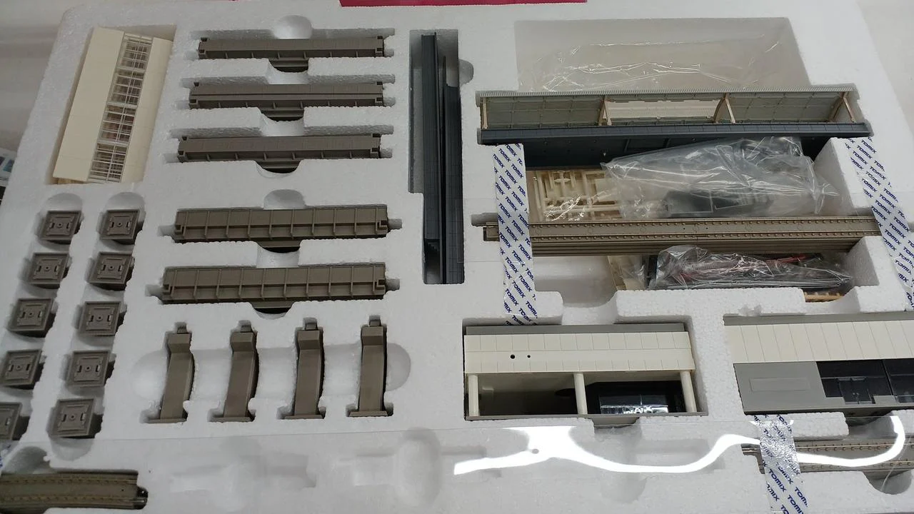 TOMIX Elevated Double-Track Slab Station Set II 91075 - Image 5