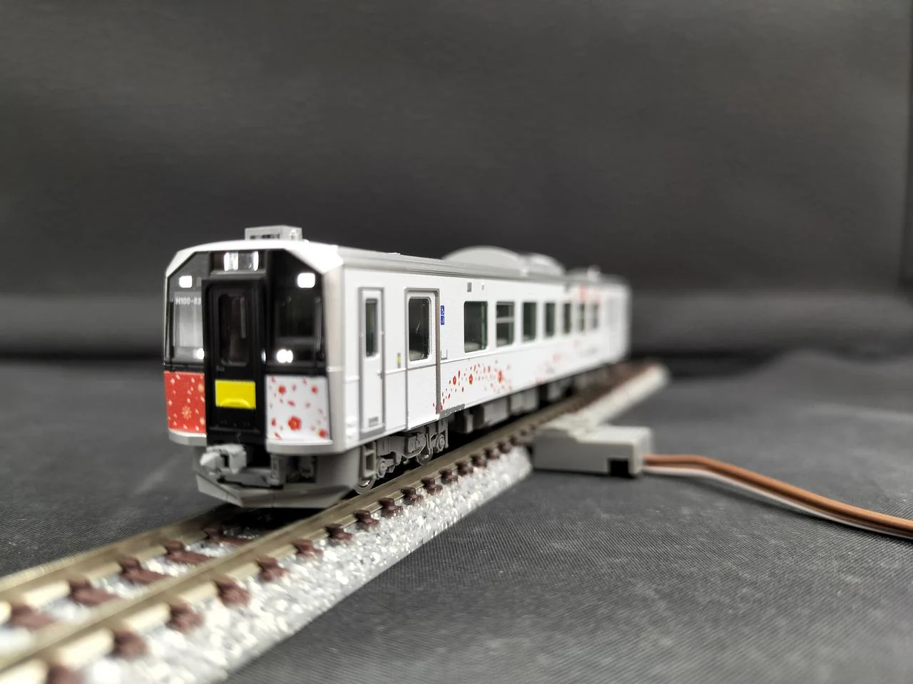 TOMIX H100 Series Senmo Line / Hanasaki Line Wrapped Car 98136 - Image 6