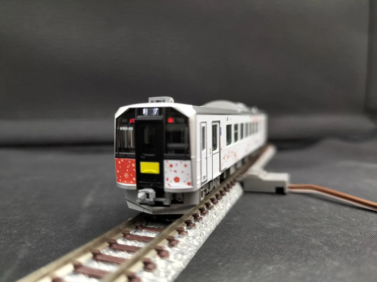TOMIX H100 Series Senmo Line / Hanasaki Line Wrapped Car 98136 - Image 7