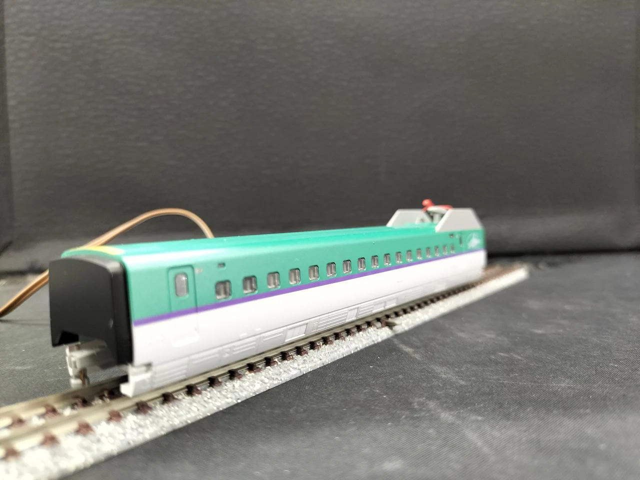 TOMIX H5 Series Hokkaido Shinkansen Hayabusa 98945 - Image 6