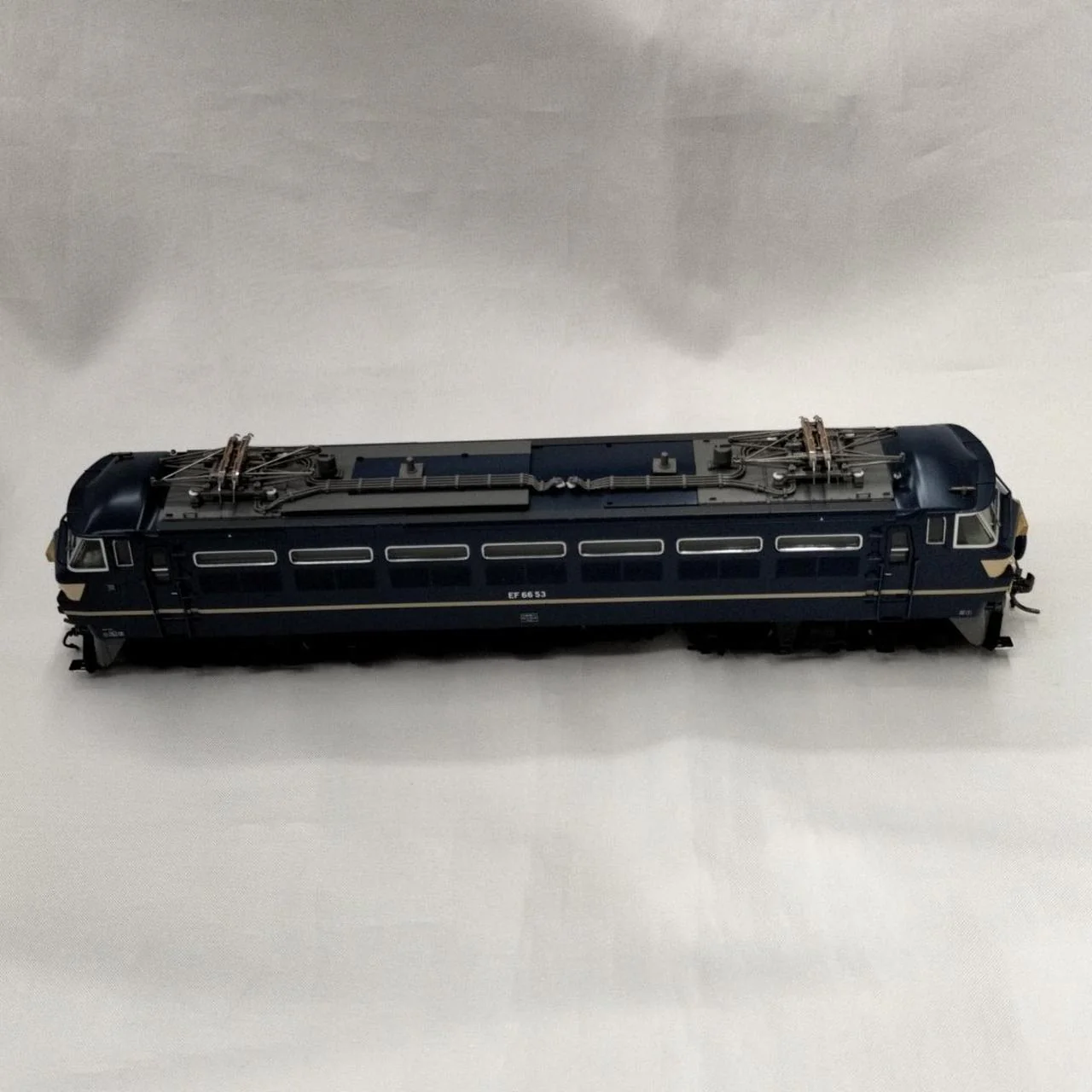 TOMIX HO-2028 HO Gauge JR EF81 Electric Locomotive (Twilight Express Color) - Image 5