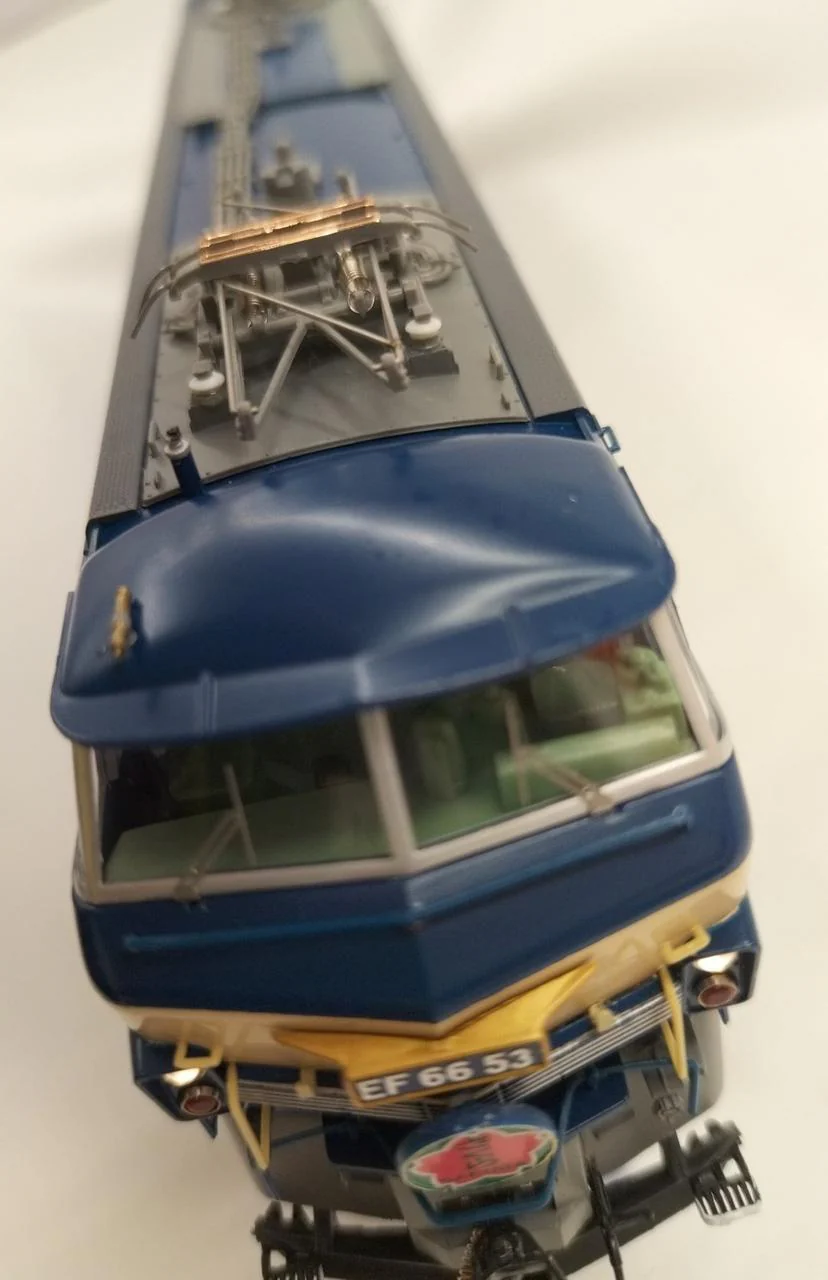 TOMIX HO-2028 HO Gauge JR EF81 Electric Locomotive (Twilight Express Color) - Image 9