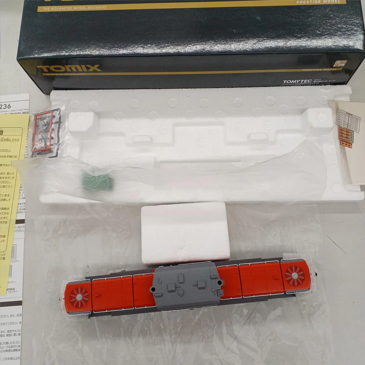 TOMIX HO-236 HO Gauge 1/80 JR DD51 Class 1000 Diesel Locomotive (Cold Region Type) - Image 14