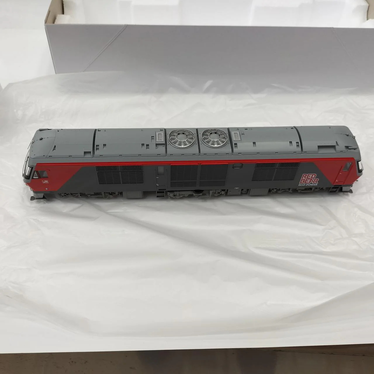 TOMIX HO Gauge 241 JR DF200 200 Series Diesel Locomotive - Image 7