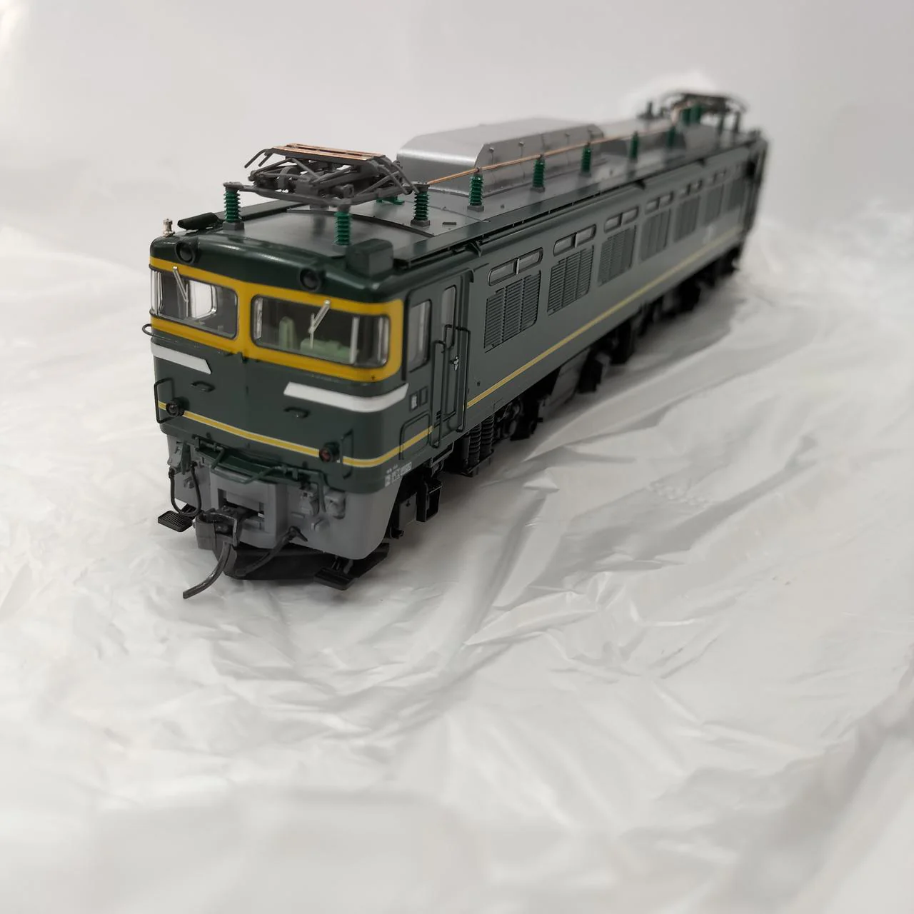 TOMIX HO Gauge 2524 JR EF81 Electric Locomotive (Twilight Express Color) - Image 7