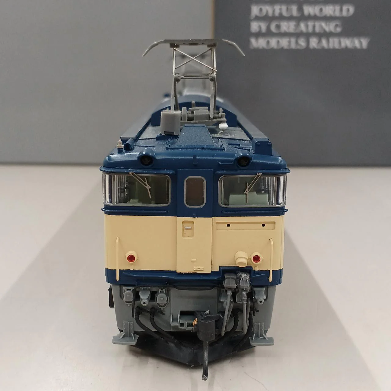 TOMIX HO Gauge EF64 Class 1000 Electric Locomotive - Image 2