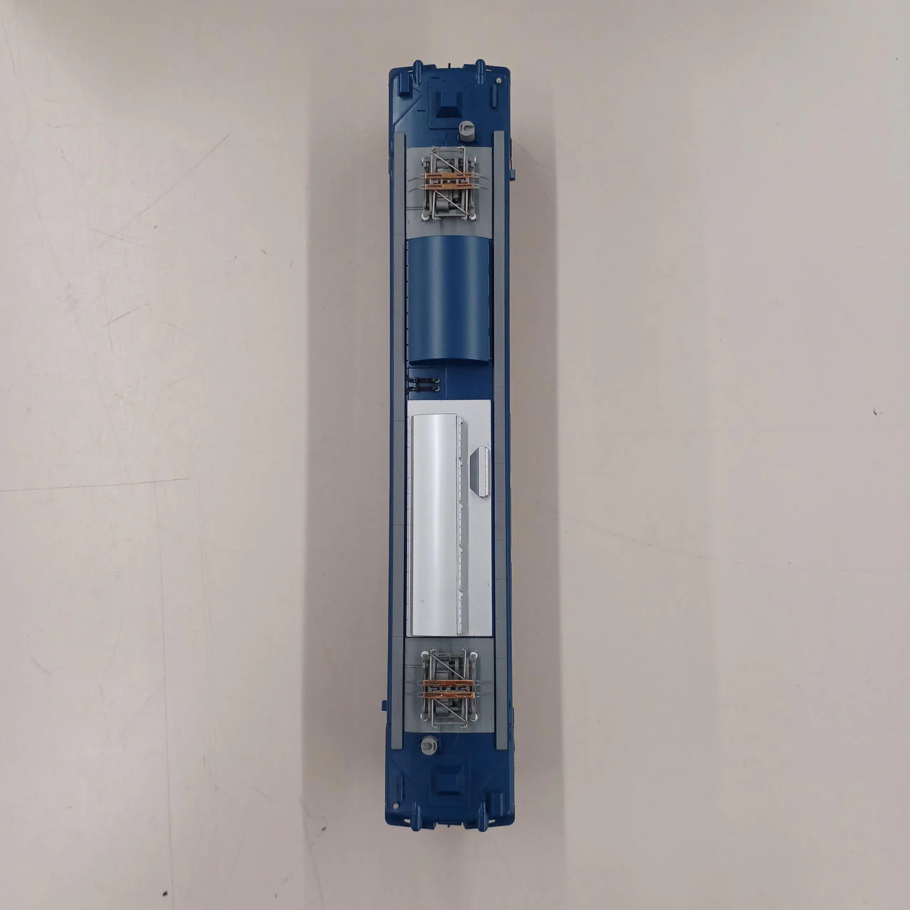 TOMIX HO Gauge EF64 Class 1000 Electric Locomotive - Image 4