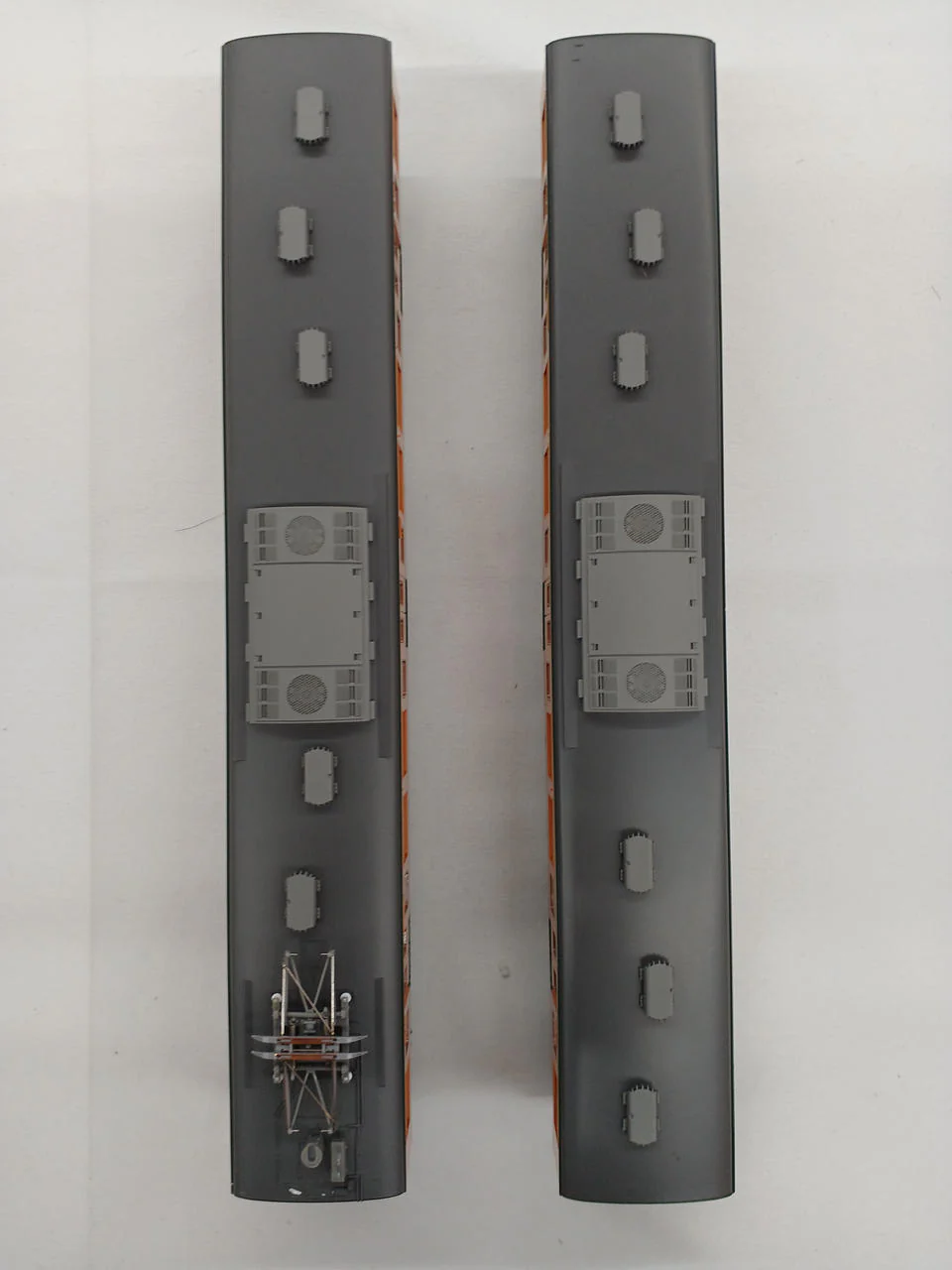 TOMIX HO Gauge HO-004113 2000 Series Suburban Train (Shonan Color) Add-on Set - Image 3